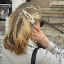 Load image into Gallery viewer, Chic Pearly Hair Clip Gold