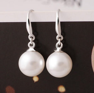 Chic Pearl Earrings