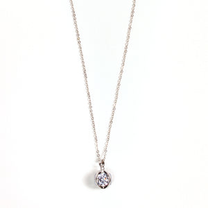 Chic Silver Necklace With Crystal Chunk